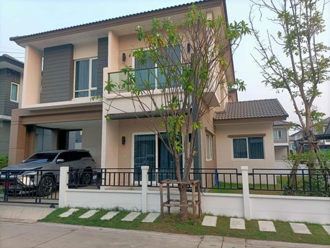 Tenant Wanted! Detached House for Rent at Centro 90 Village (4 Bed 3 Bath) Great Price!