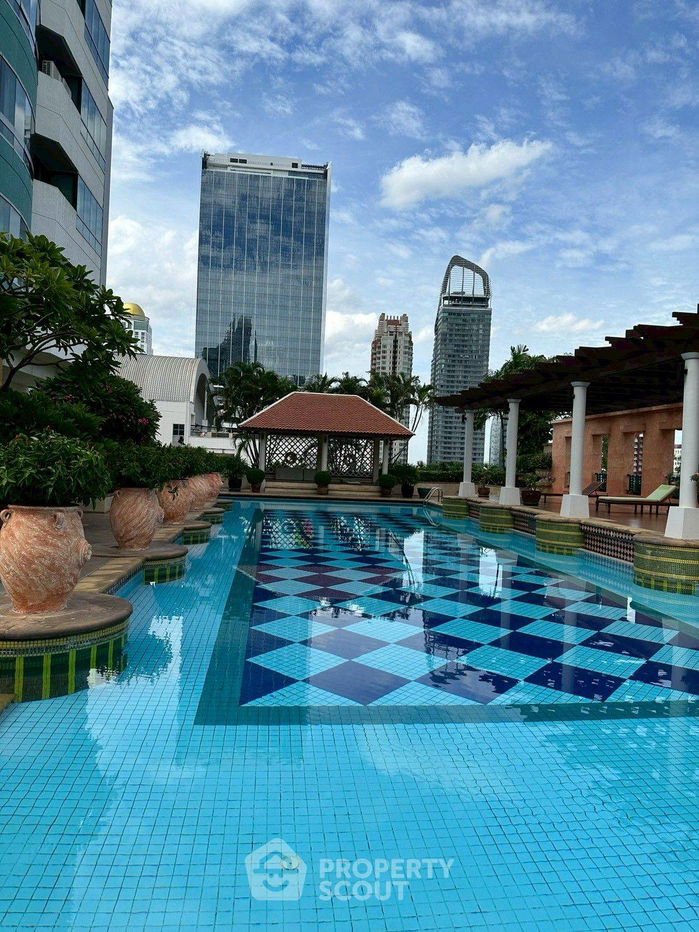 picture 2-BR Condo at President Place near BTS Chit Lom (ID 2353592) - 9/22