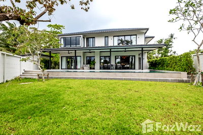 Houses for sale Thalang Phuket : 4 Bedroom Villa for sale in Pa Khlok, Phuket  5362735