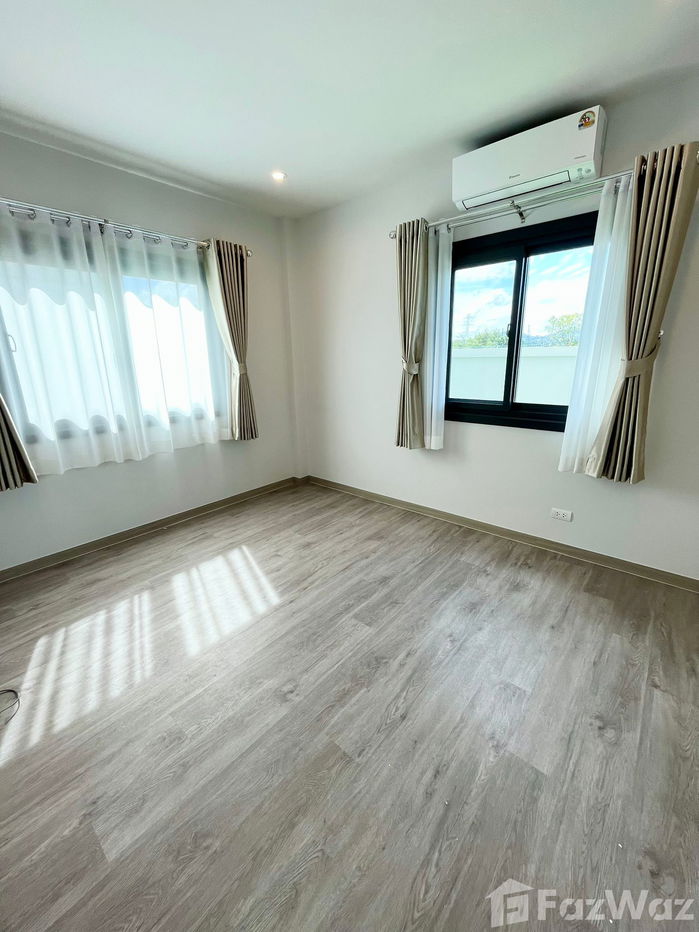 รูป บ้านขนาด 4 ห้องนอน เดินทางสะดวกทั้งออกนอกเมืองและเข้าเมือง 5642878 - รูปที่ 24/29