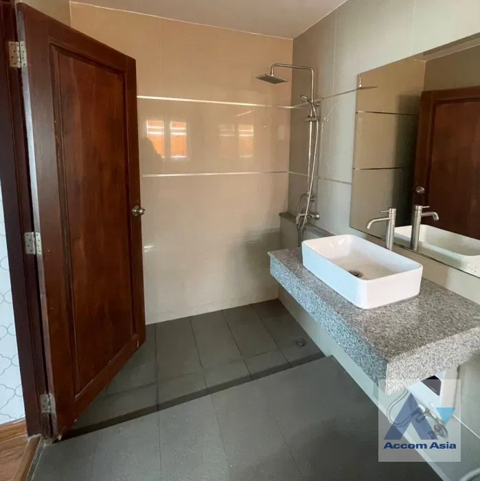 รูป 🔼🔽 AccomA 📩  3 BR Townhouse in Khlong Tan Nuea (AA44796) - รูปที่ 11/14