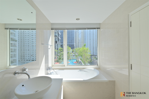 Baan Siri 24 Cool Condo, Central City Location