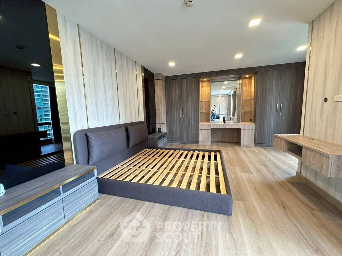 picture 3-BR Condo at Somkid Gardens Condominium near BTS Chit Lom (ID 2358175) - 10/19