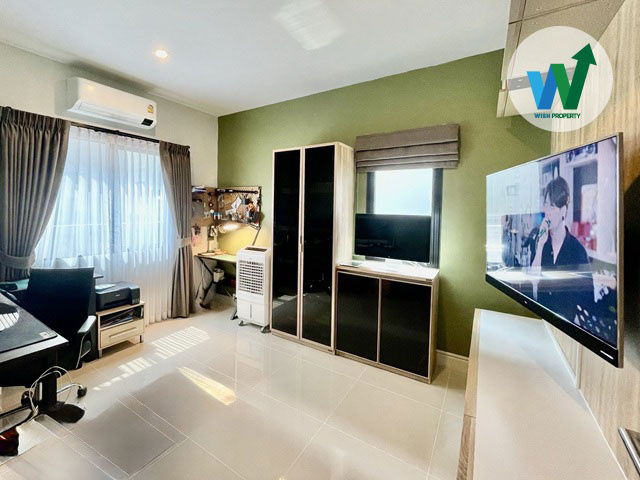 รูป ขายถูก บ้านเดี่ยว สราญสิริ ศรีวารี 4 ห้องนอน จอดรถได้ 4 คัน ใกล้สนามบินนานาชาติ สุวรรณภูมิ มอเตอร์เวย์ - รูปที่ 5/10