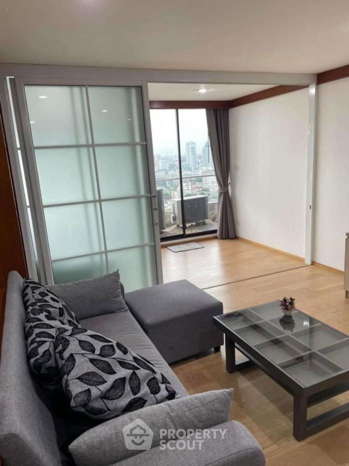 picture 1-BR Condo at Supalai Place Sukhumvit 39 near BTS Phrom Phong (ID 1675314) - 8/17