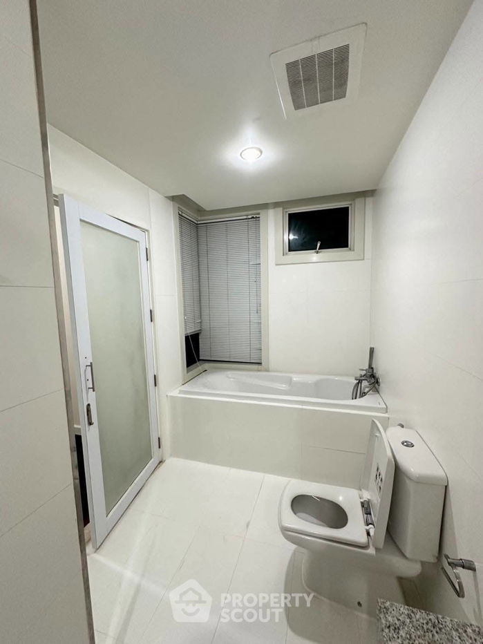 picture 1-BR Condo at Manhattan Chidlom near BTS Chit Lom (ID 2357331) - 10/11