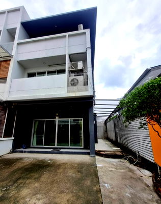 Townhouses for rent วิทยาลัยสารพัดช่างพระนคร : WS4934 [For rent] Home Office Soi Ratchada 19 🚆 MRT Ratchadaphisek 💰 Rent 35,000 baht/month