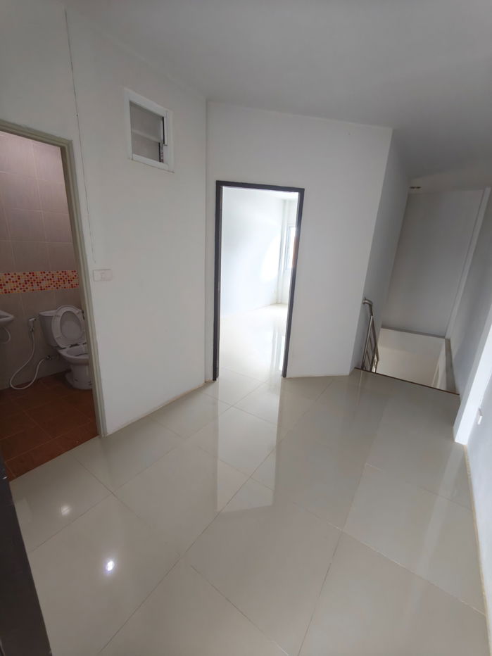 รูป ตึกแถวทำเลทองตรงข้ามไฟฟ้าเหล่านาดี - รูปที่ 6/14