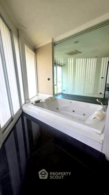 Condos for sale Soi Sukhumvit 71 : 3-BR Condo at CLICK CONDO Modern Sukhumvit 65 near BTS Ekkamai (ID 2357828)