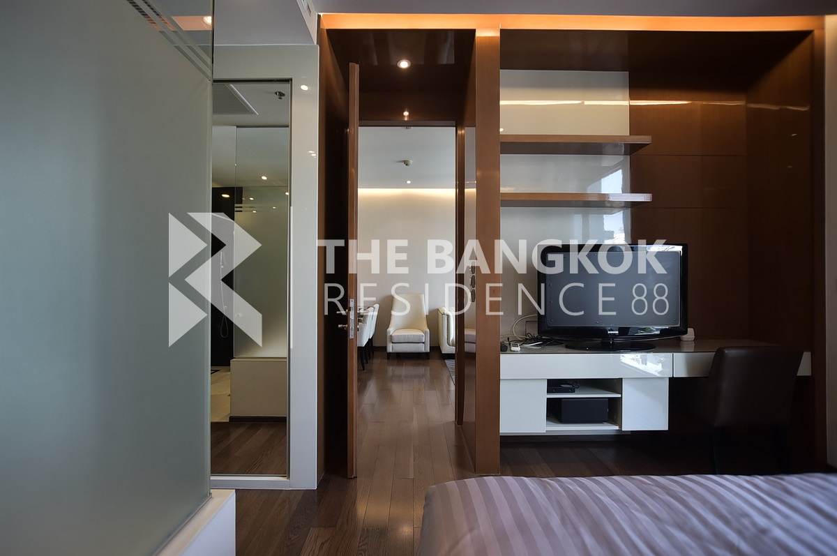 picture The Address Sukhumvit 28 near BTS Phrom Phong Easy Travel, Fully Utilized Space - 7/10
