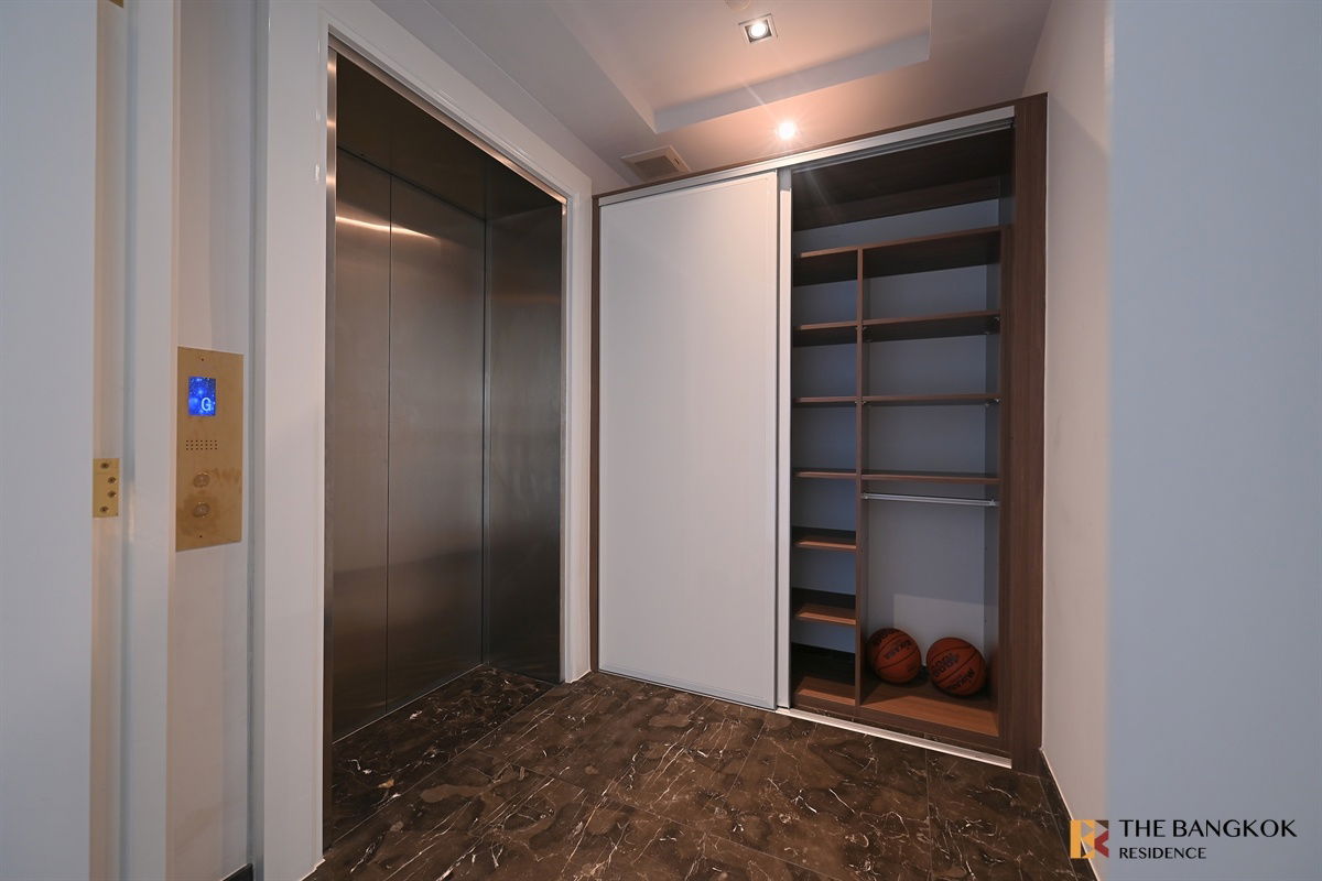 รูป  Rare Unit! Marque Sukhumvit, 💎  Super Luxury Residence in a heart of Phrom Phong 💫 Near BTS Phrom Phong  - รูปที่ 3/17