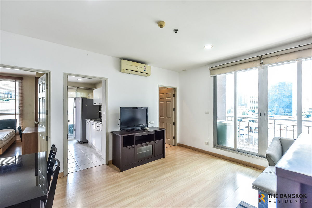 picture  Life @ Sathorn 10 🔥 Spacious Unit in Prime Location, Great Value 💸 Near BTS Saint Louis  - 2/12