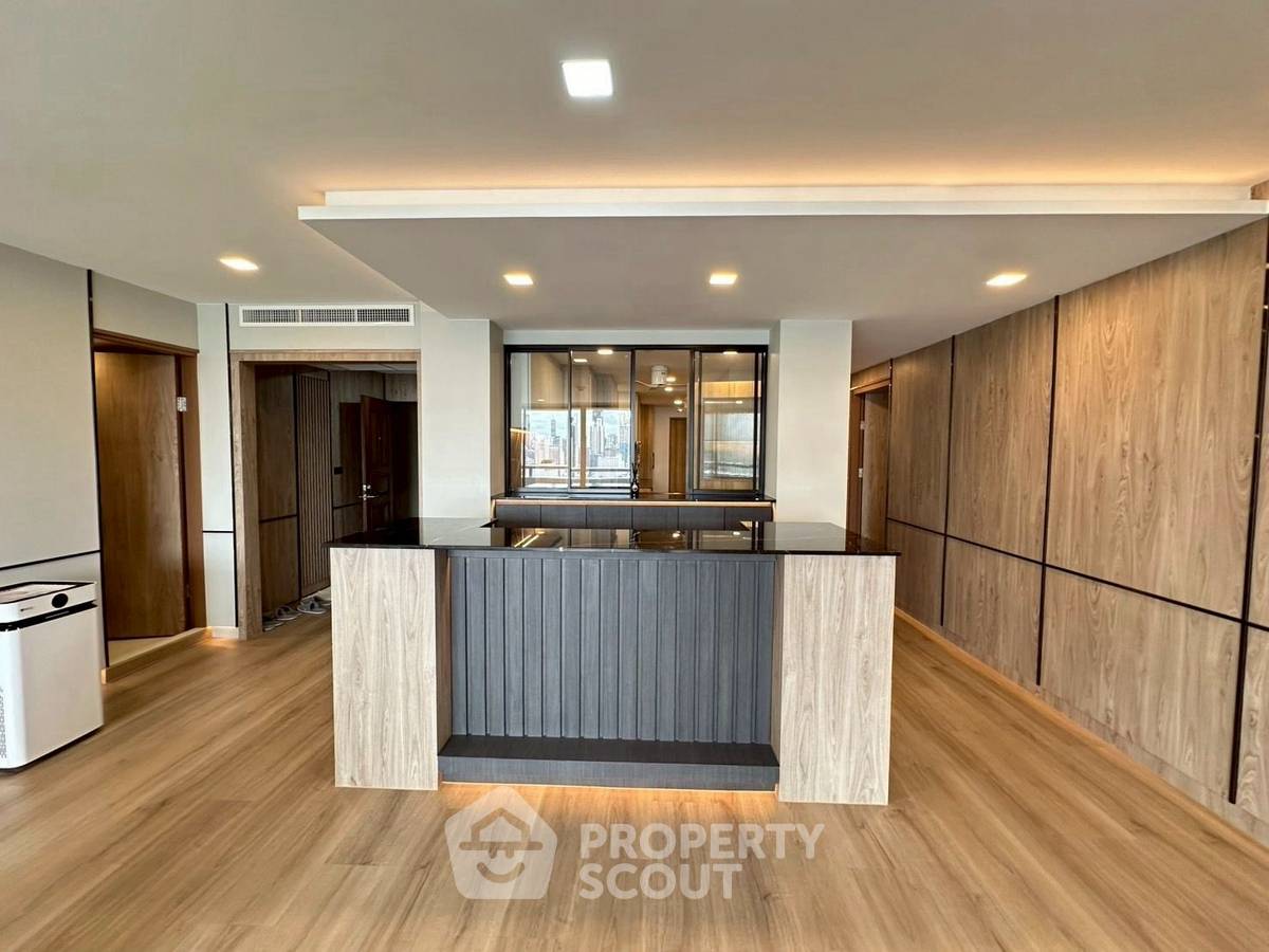 picture 3-BR Condo at Somkid Gardens Condominium near BTS Chit Lom (ID 2358175) - 5/19