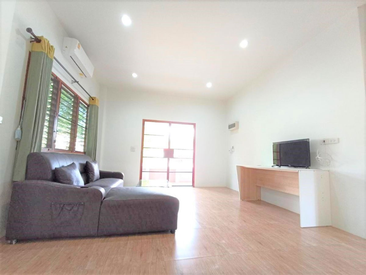 picture A house for rent with 3 bedrooms,2 toilets and 1 kitchen. - 5/12