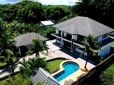 บ้านเดี่ยว เชียงใหม่ : ขายบ้านหรู 5 ห้องนอน พร้อมสระว่ายน้ำ – แม่โจ้ ใกล้ สนามกอล์ฟและสปาแม่โจ้ เชียงใหม่ T.0946511456