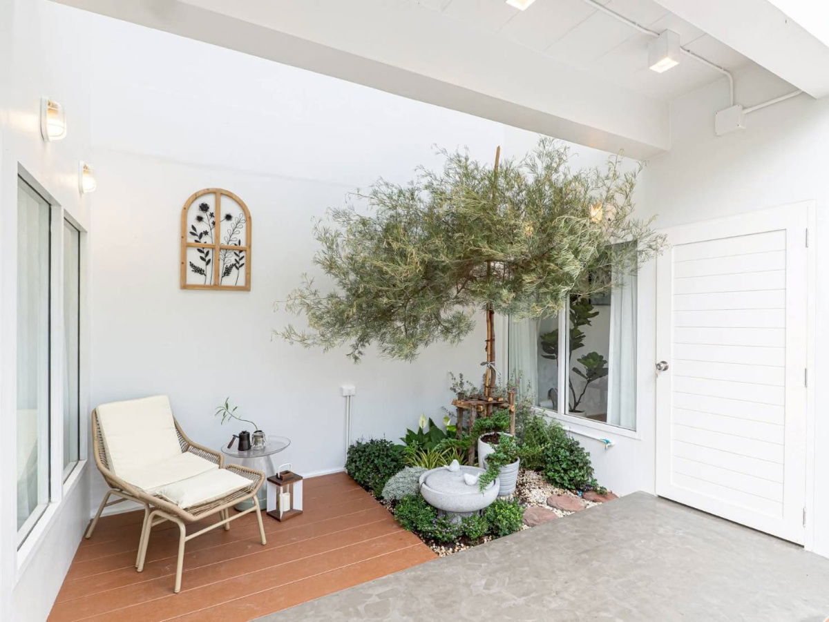 รูป CASA VENTO บ้านแฝด 3 ชั้น ตกแต่งด้วยสไตล์โมเดิร์น ถนนพัฒนาชนบท 2 ซ.สุวรรณ ใกล้สนามบินสุวรรณภูมิ, แอร์พอร์ตลิงก์, มอเตอร์เวย์, ใกล้โรงเรียน ราคาถูก - รูปที่ 5/27