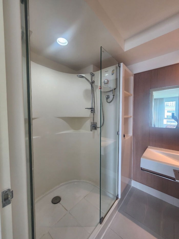 picture 🏢 The Bangkok Sathorn–Taksin Condominium For Rent Beautiful, newly renovated unit, ready to move in. - 4/10