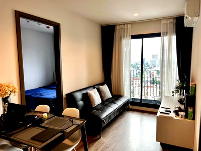 Condos for rent : Modern Condo in Prime Location | Fully Furnished | BTS & Malls in Walking Distance