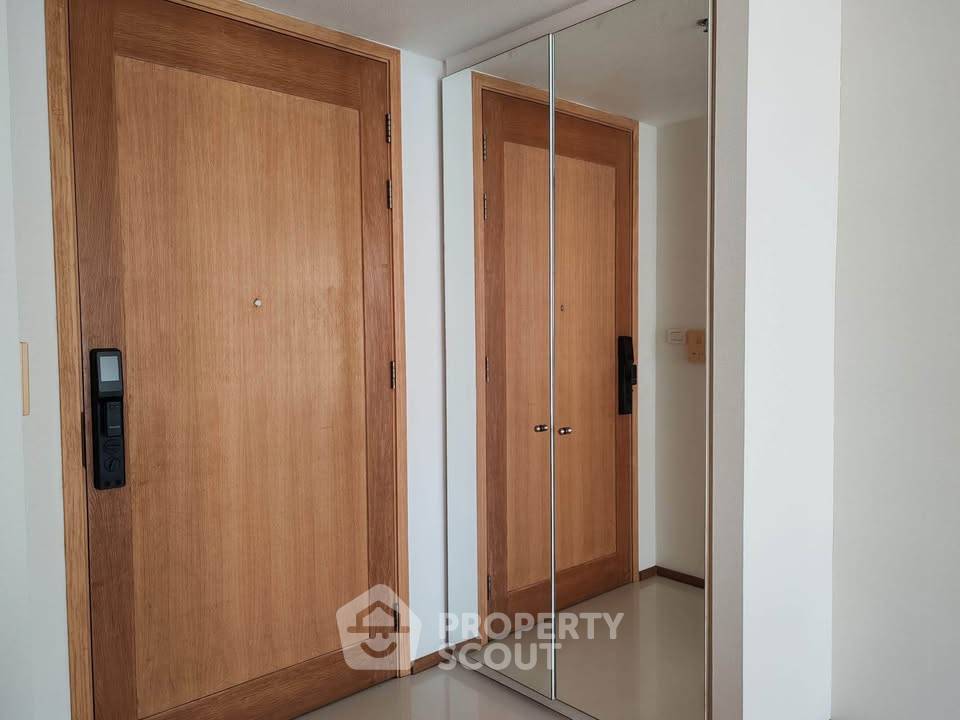 picture 1-BR Condo at The Empire Place near BTS Saint Louis (ID 2357041) - 8/10