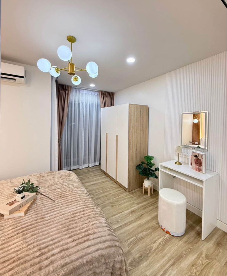 picture B                          Condo - 4/7