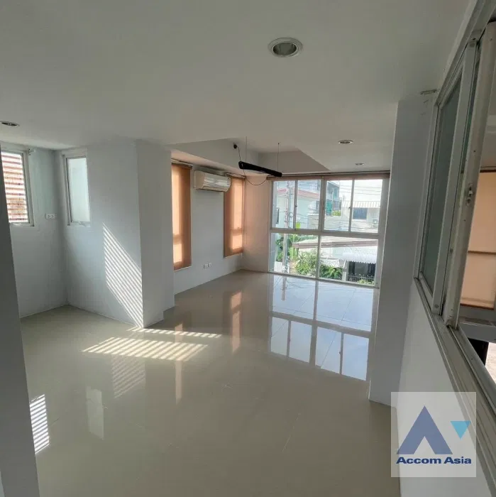 รูป 🔼🔽 AccomA 📩  3 BR Townhouse in Khlong Tan Nuea (AA44796) - รูปที่ 5/14