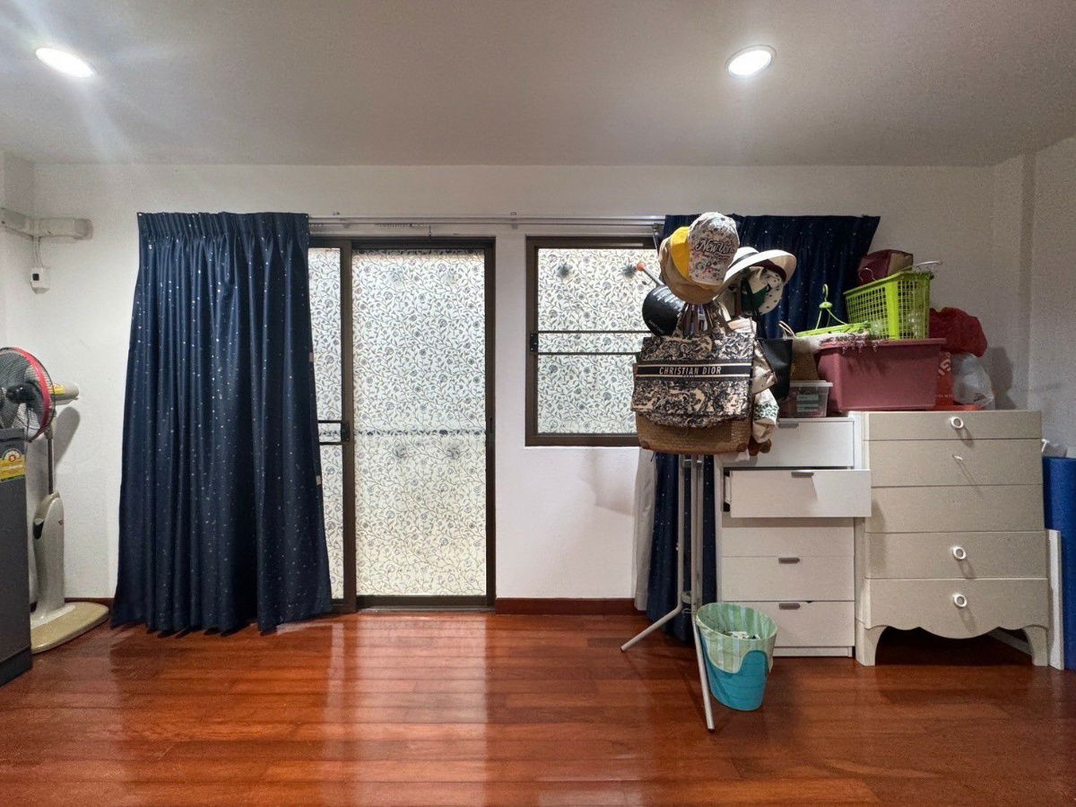picture Urgent Sale! 3-Storey Townhouse in Prime Location, Ratchada–Huai Khwang - 11/15