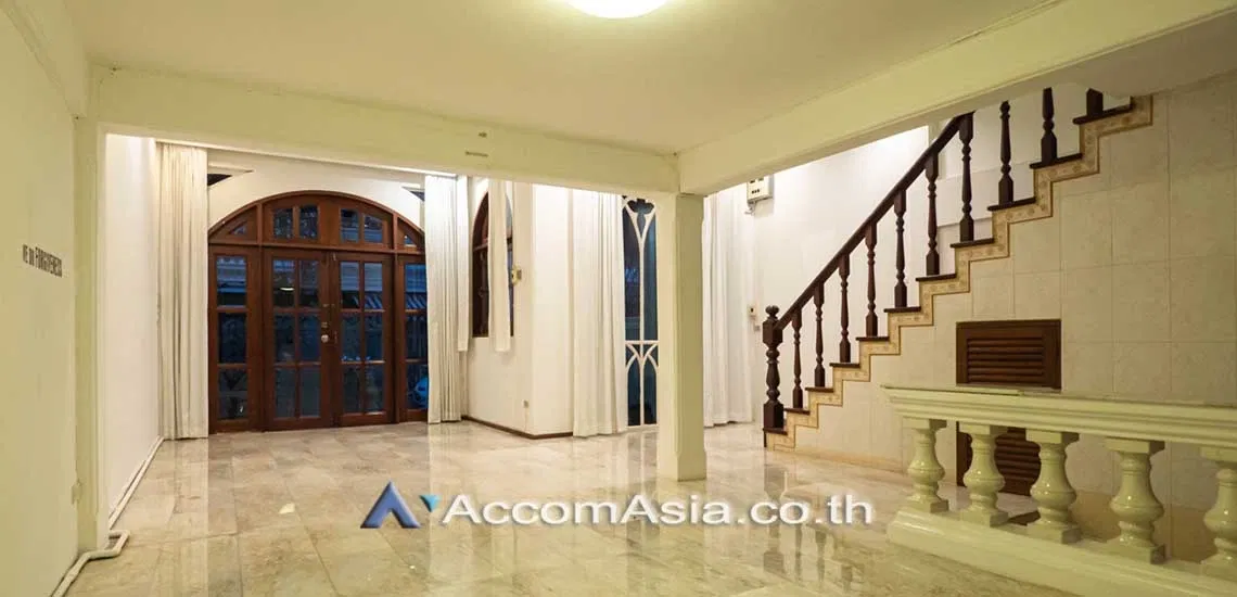 picture 🔼🔽 AccomA 📩  5 BR House @Ekkamai Villas (2520691) - 1/13