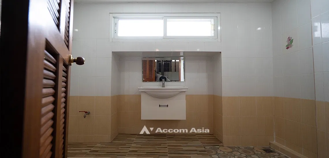 picture 🔼🔽 AccomA 📩 Home Office 5 BR House @Ekkamai Villas (AA17416) - 18/20