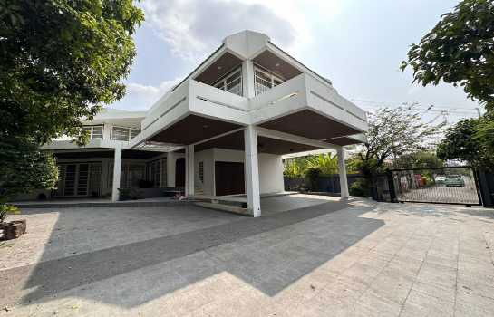 picture For rent, single house, corner house, 4 bedrooms, Sukhumvit 71, Soi Pridi Banomyong 14, near BTS Phra Khanong, 340 sq m, 2 floors - 1/11