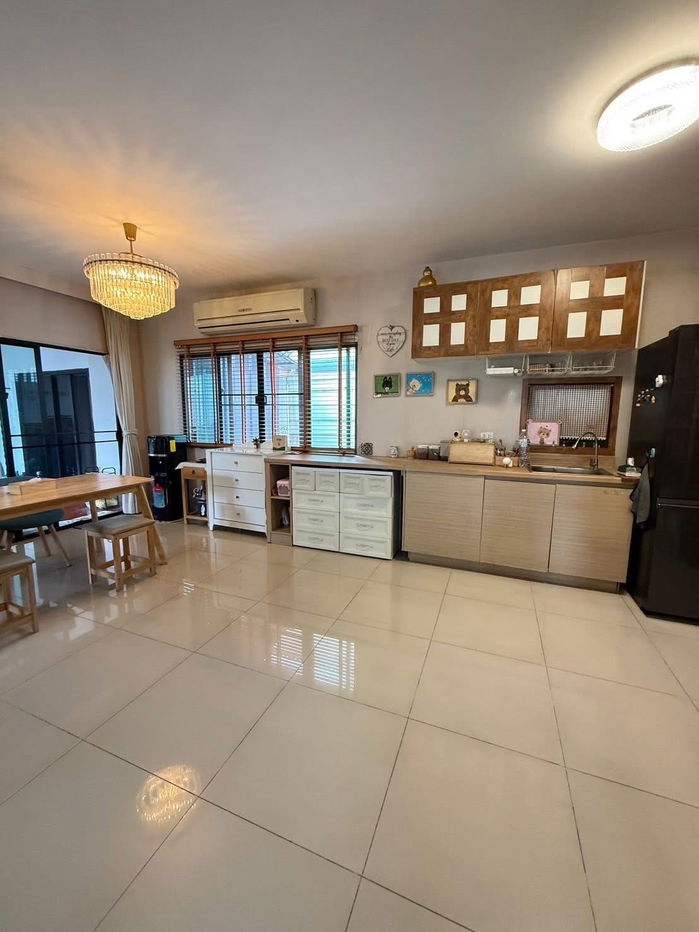 รูป 🏡 ให้เช่าบ้านเดี่ยว ฮาบิเทีย วัชรพล (Habitia Watcharapol) 3 ห้องนอน 3 ห้องน้ำ ทำเลสงบ สังคมน่าอยู่ เดินทางสะดวก - รูปที่ 4/8