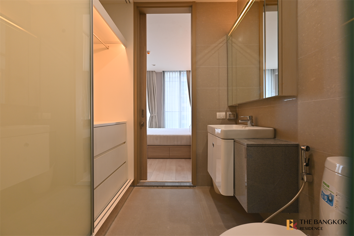 picture Noble Ploenchit Move-in Ready, Just Bring Your Stuff near BTS Phloen Chit - 3/10