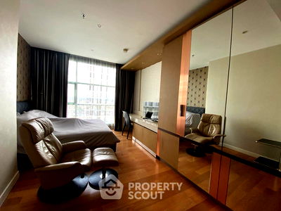 ขายคอนโด : คอนโด 3-ห้องนอน ที่ ชาเทรียม ริเวอร์ไซด์ คอนโดมิเนียม ใกล้ BTS สะพานตากสิน (ID 590938)