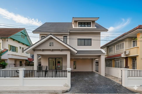HOUSE FOR SALE - Wararom Phetkasem 81 | Move-in Ready!