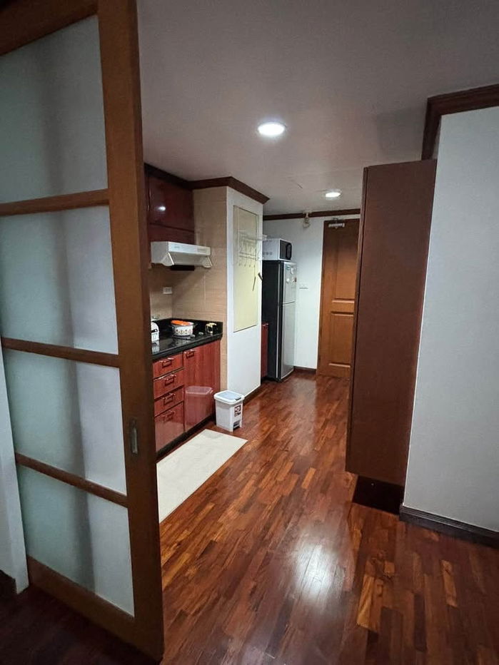 รูป  for Rent : Lake Avenue Condominium  Sukhumvit 16 ( BTS Asok and MRT Sukhumvit )(Rt-01) - รูปที่ 10/14