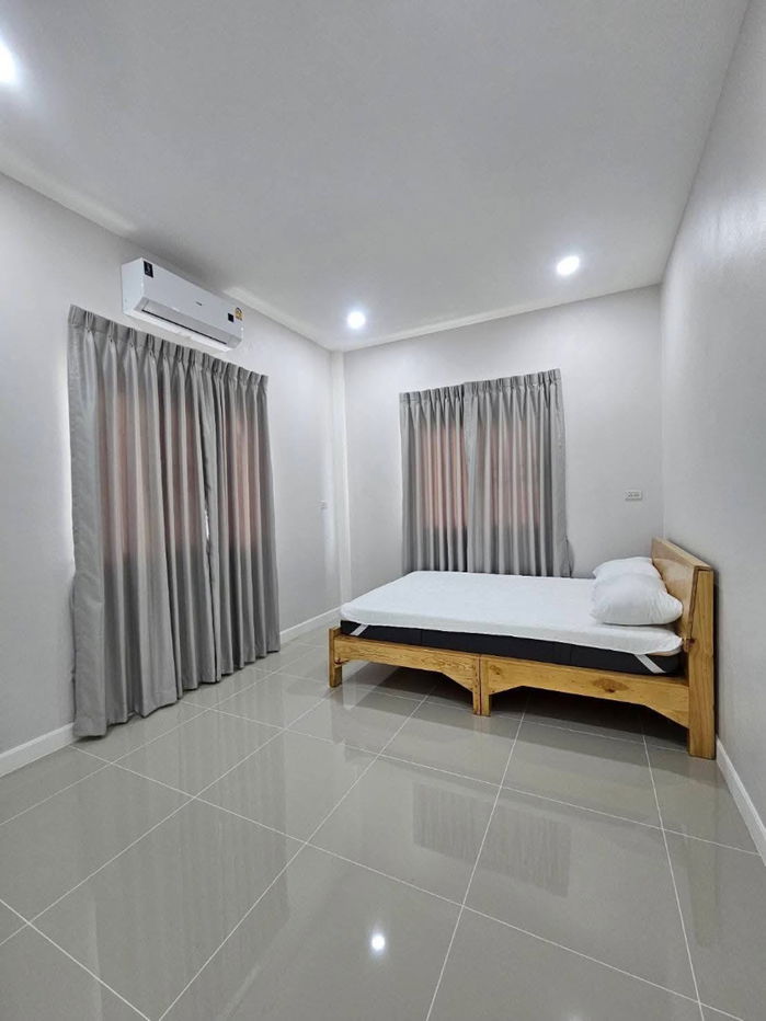 รูป 🏡 บ้านเดี่ยวนอร์ดิกสร้างใหม่ให้เช่า ติดตลาดสดเทศบาลหางดง — ทำเลทอง ใกล้โรงเรียนนานาชาติ 5 แห่ง! - รูปที่ 8/13