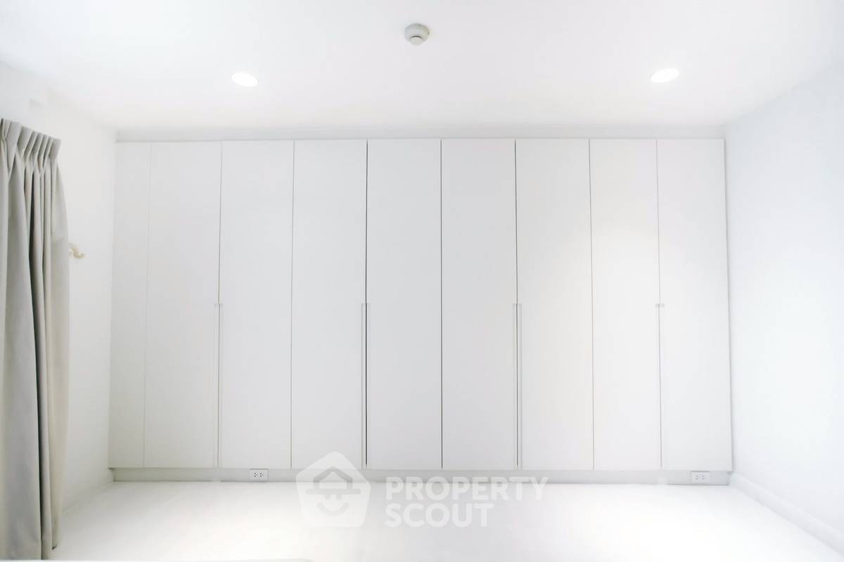 รูป คอนโด 2-ห้องนอน ที่ นาวิน คอร์ท คอนโดมิเนียม ใกล้ BTS เพลินจิต (ID 2357412) - รูปที่ 16/33