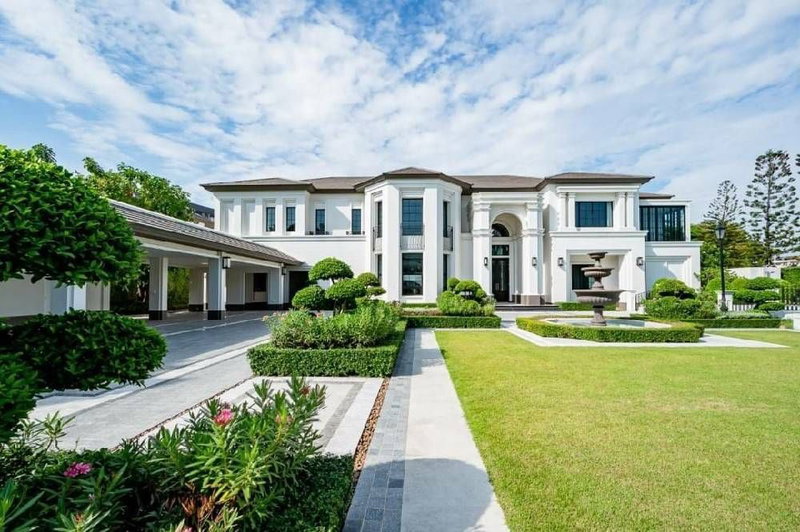 Houses for sale : Baan Sansiri Pattanakarn 5 bedrooms, for sale