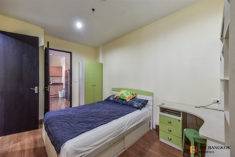 Baan Klang Krung Siam Pathumwan near Airport Rail Link Phaya Thai Station Condo in CBD, Below Market Price