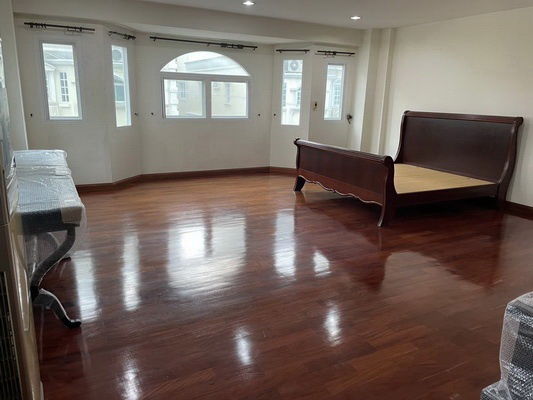 picture FOR RENT GOLDEN HOME PARKVILLE NANGLINCHI / 3 bedrooms 5 bathrooms / 20 Sqw. 280 Sqm. **70,000** CLOSE TO CENTRAL PLAZA RAMA 3 - 6/12