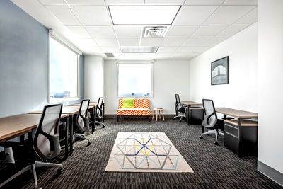 Office for rent Srisavarindhira Thai Red Cross Institute of Nursing : Find office space in HQ MRT Hualamphong for 5 persons with everything taken care of