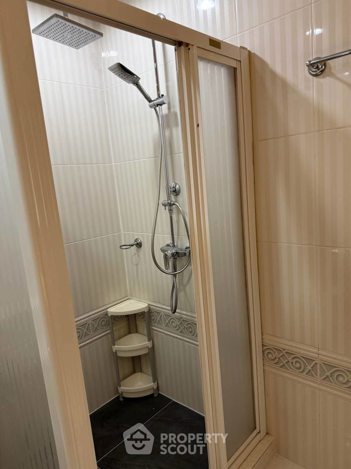 picture 2-BR Condo at Supreme Ville Condominium near MRT Khlong Toei (ID 2357111) - 12/24