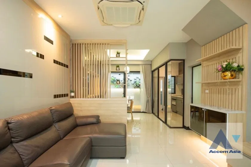 รูป 🔼🔽 AccomA 📩  Townhouse with greenery view in Lat Phrao area (AA41598) - รูปที่ 1/15