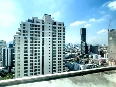 Condos for rent : ✨✨Villa Rachatewi near Airport Rail Link Phaya Thai Station Big discount, full deal