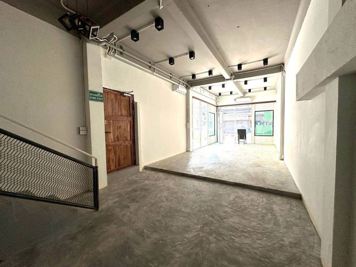 picture For Sale with Tenant – 5-Storey Commercial Building on Narath Road, Just 50 m. from Bang Rak Police Station - 3/19