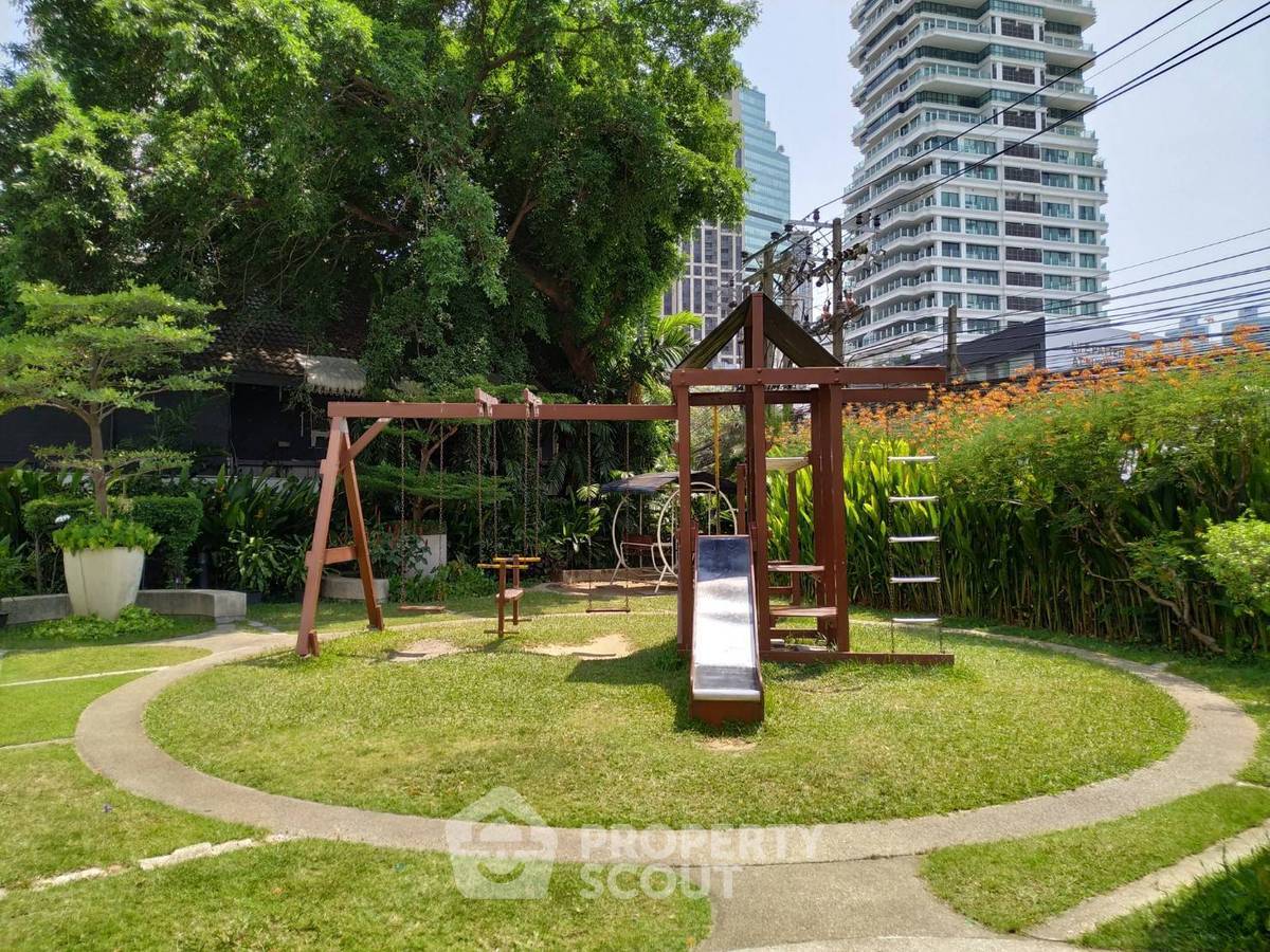 รูป คอนโด 3-ห้องนอน ที่ รอยัล คาสเซอร์ สุขุมวิท ใกล้ BTS พร้อมพงษ์ (ID 882762) - รูปที่ 2/12