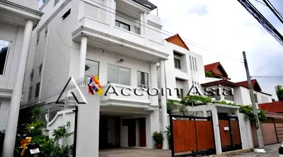 เช่าบ้านเดี่ยว ม.สวนดุสิต : 🔼🔽 AccomA 📩  3 BR House in Khwaeng Sam Sen Nai (2514198)