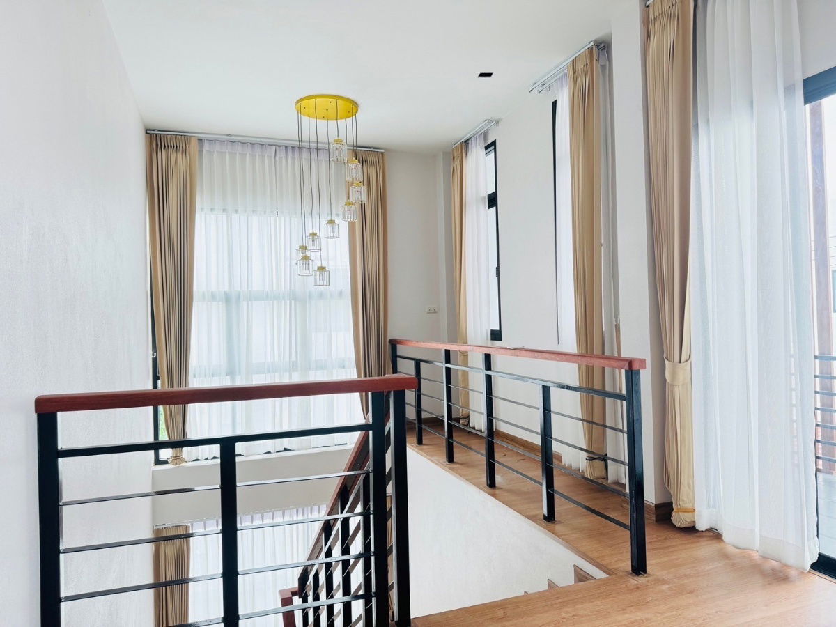 รูป ให้เช่าบ้านเดี่ยวสองชั้น  4 ห้องนอน 5 ห้องน้ำ 1  ห้องครัว  2  ที่จอดรถ - รูปที่ 9/19