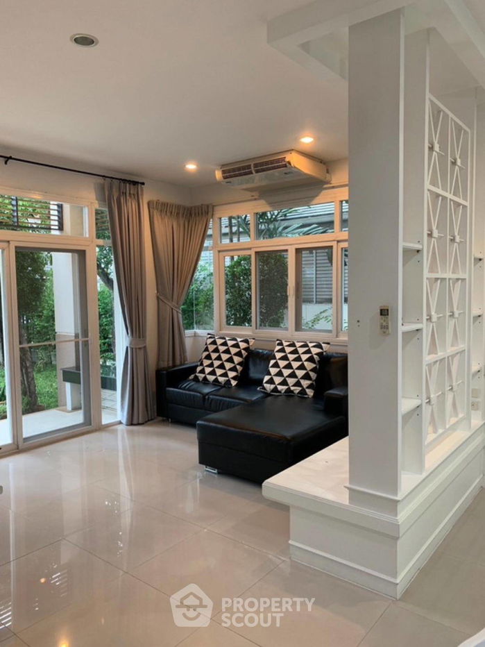 picture 3-BR House at Bangkok Boulevard Chaengwattana in Bang Talat (ID 1521309) - 2/6