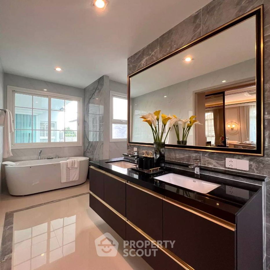 รูป บ้าน 6-ห้องนอน ที่ เดอะ แกรนด์ ลักซ์ บางนา-สวนหลวง ใน ดอกไม้ (ID 1322874) - รูปที่ 11/11