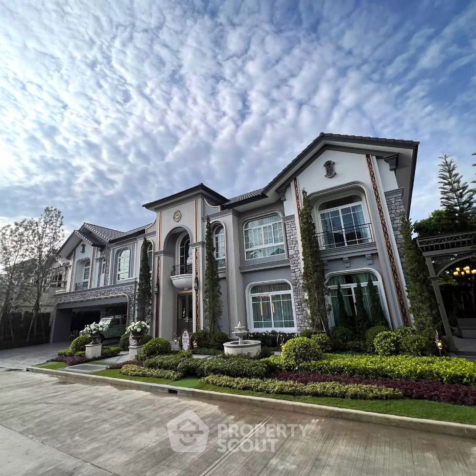 รูป บ้าน 6-ห้องนอน ที่ เดอะ แกรนด์ ลักซ์ บางนา-สวนหลวง ใน ดอกไม้ (ID 1322874) - รูปที่ 2/11